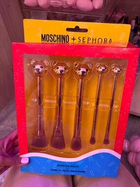 Moschino x Sephora Gold Handle Bear Makeup Brush Set